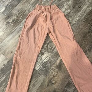 Women’s pink linen pants